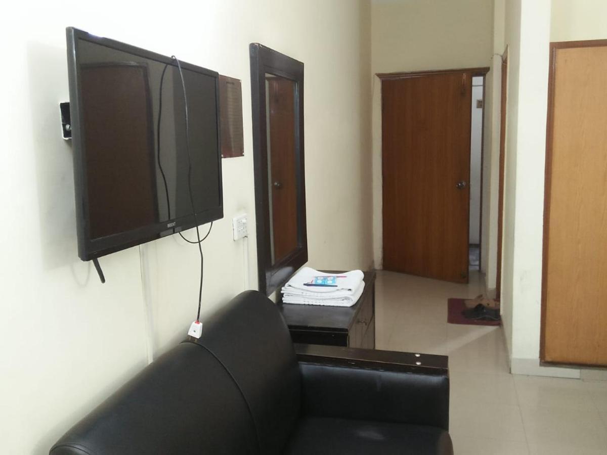 Tourist Inn Hotel Lahore Exterior photo
