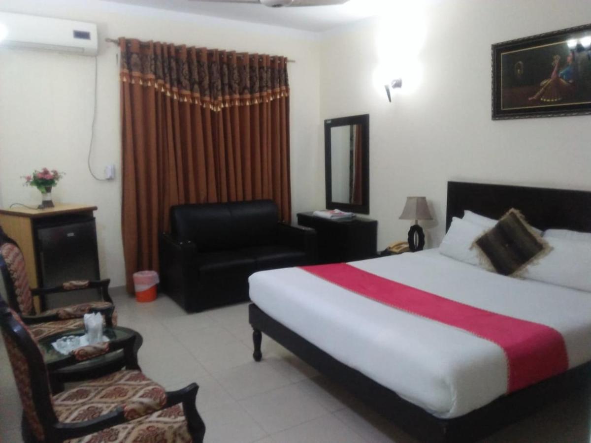 Tourist Inn Hotel Lahore Exterior photo